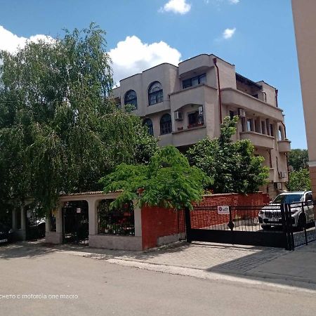 Hotel Dvete Brezi Burgas City Exteriér fotografie
