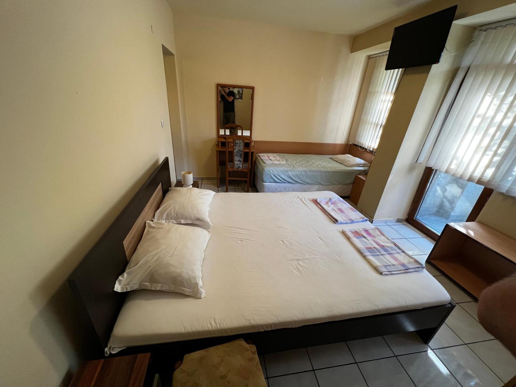 Hotel Dvete Brezi Burgas City Exteriér fotografie