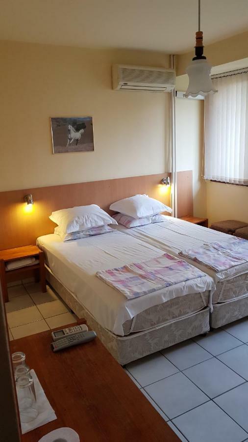 Hotel Dvete Brezi Burgas City Exteriér fotografie